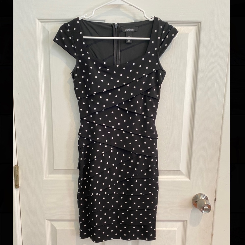 White House Black Market Black/White Polka Dot Dress, V Neck, Fitted, Size 00